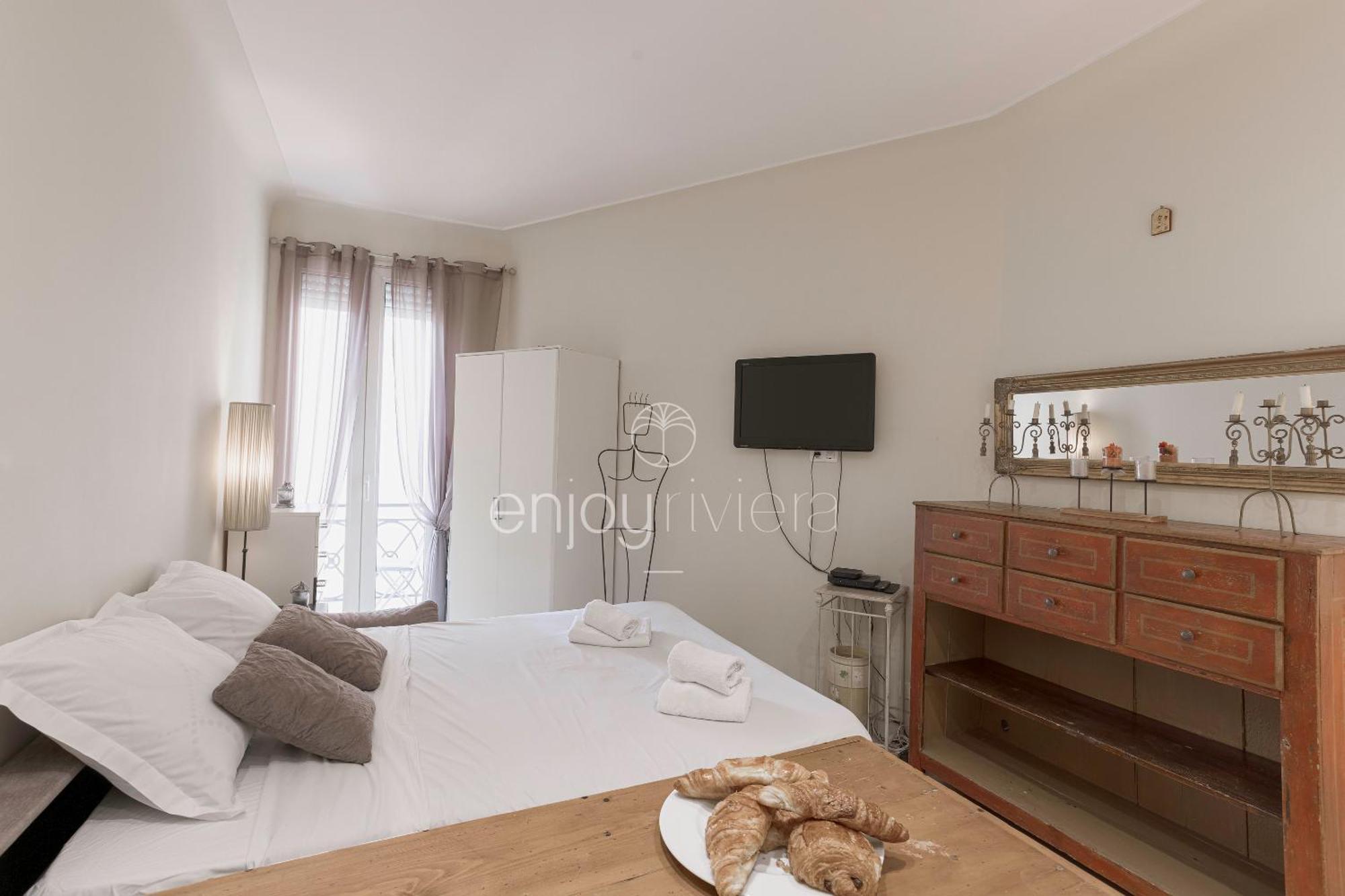 Palais Miramar - & E37 - 20m - Croisette Emplacement Unique - Wifi - Clim * Cannes